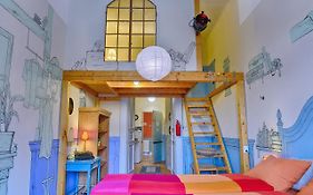 Lavender Circus Hostel Budapest